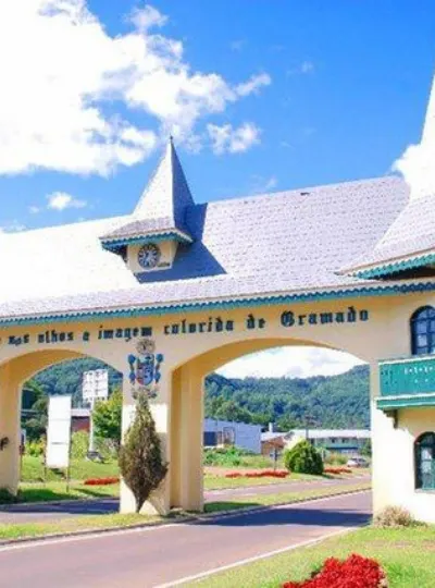 Pórtico de entrada de Gramado, na serra gaúcha
